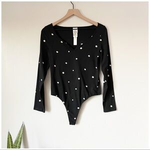 PINK Victoria’s Secret Black Daisy Print Long Sleeve Bodysuit